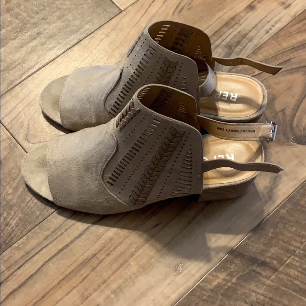 Report Heels